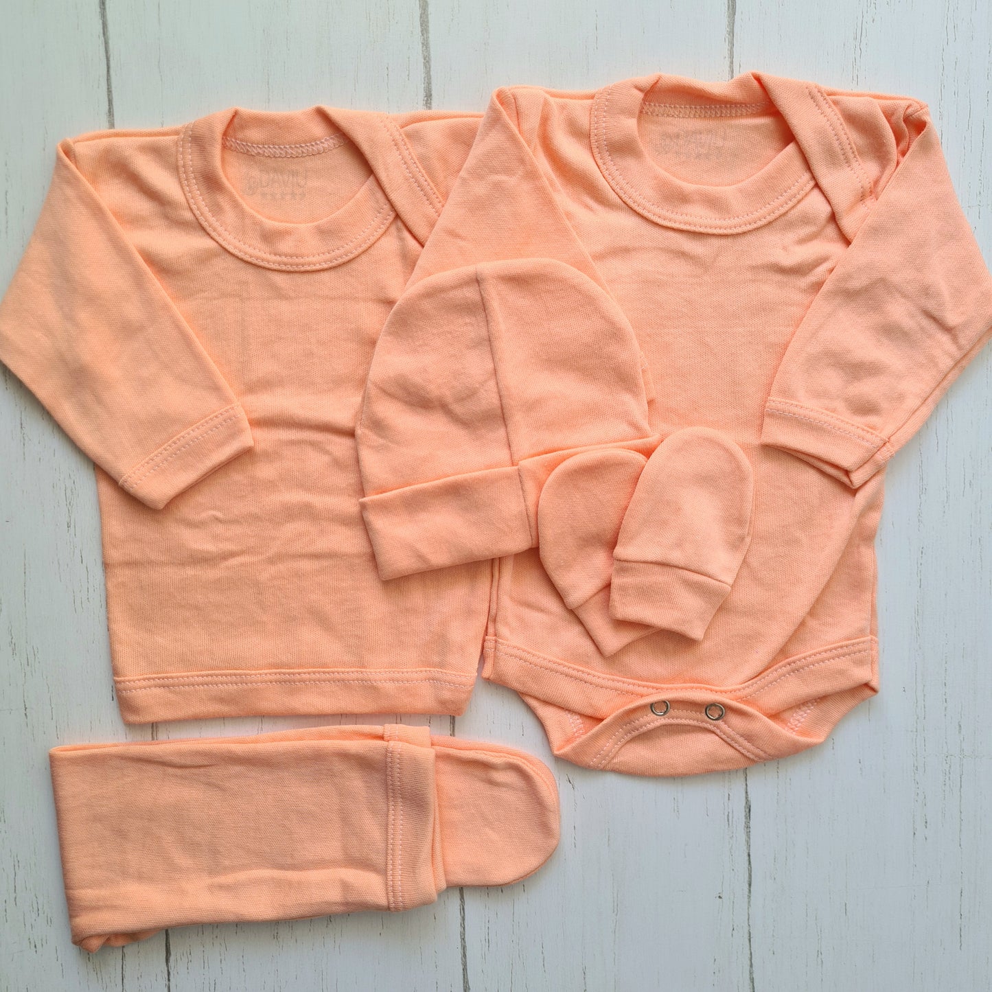 Set ajuar de 5 piezas 100% algodón para bebé - color salmon