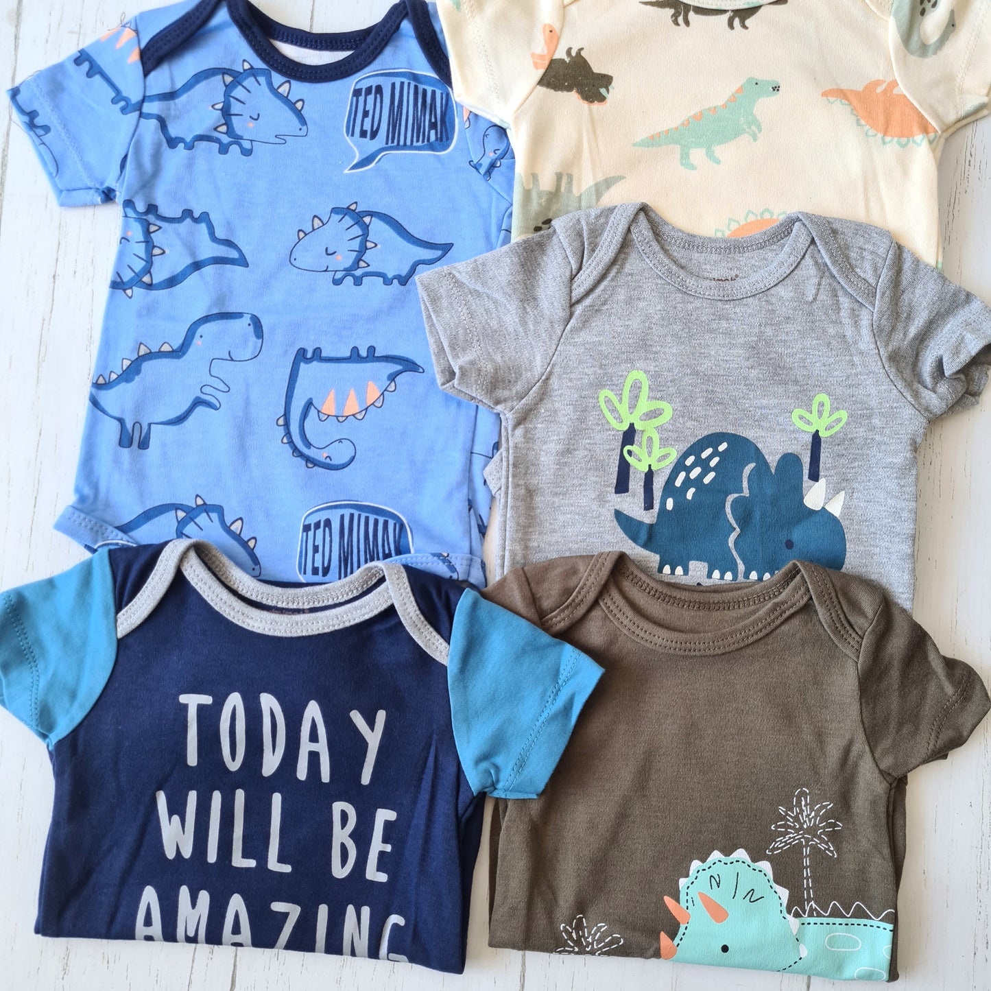 Set de 5 bodies manga corta 100% algodón para bebé - ¡Últimos en stock!