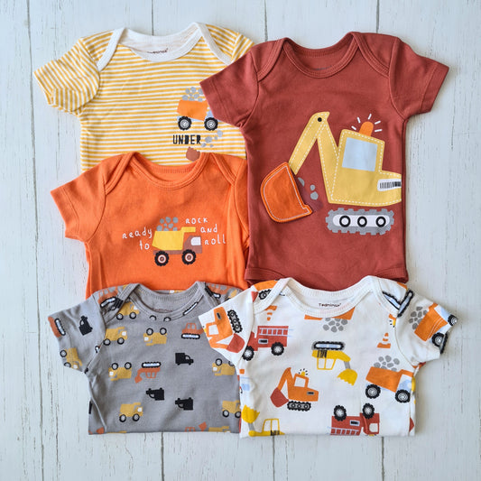 Set de 5 bodies manga corta 100% algodón para bebé - ¡Últimos en stock!