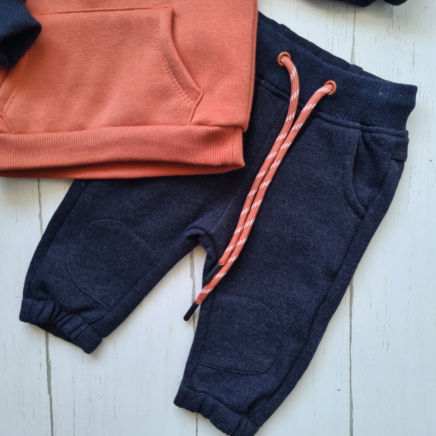 Conjunto 2 piezas 100% algodón abrigado para bebé niño - Modelito de tonos cafés