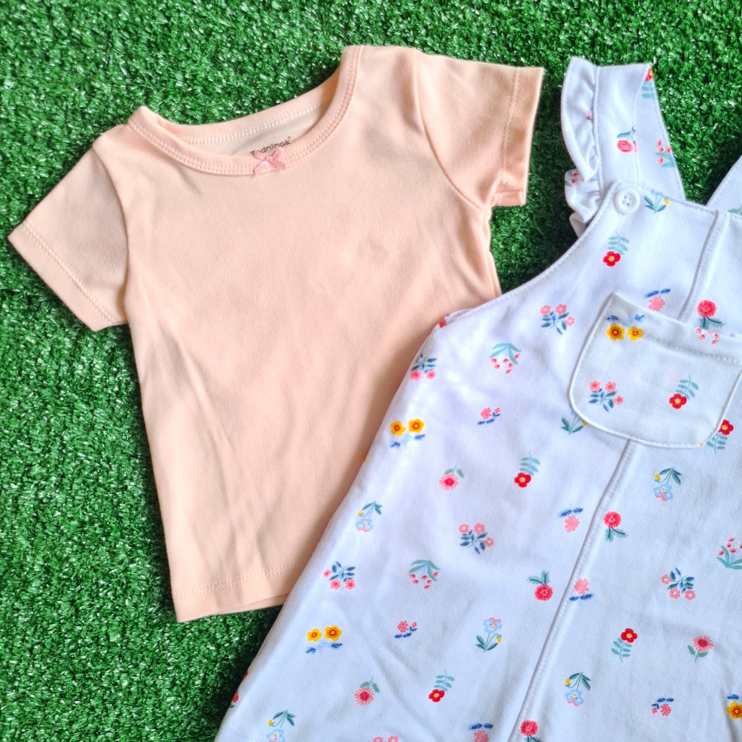 Conjunto 2 piezas 100% algodón para bebé niña - Modelito jardinera blanca floreada