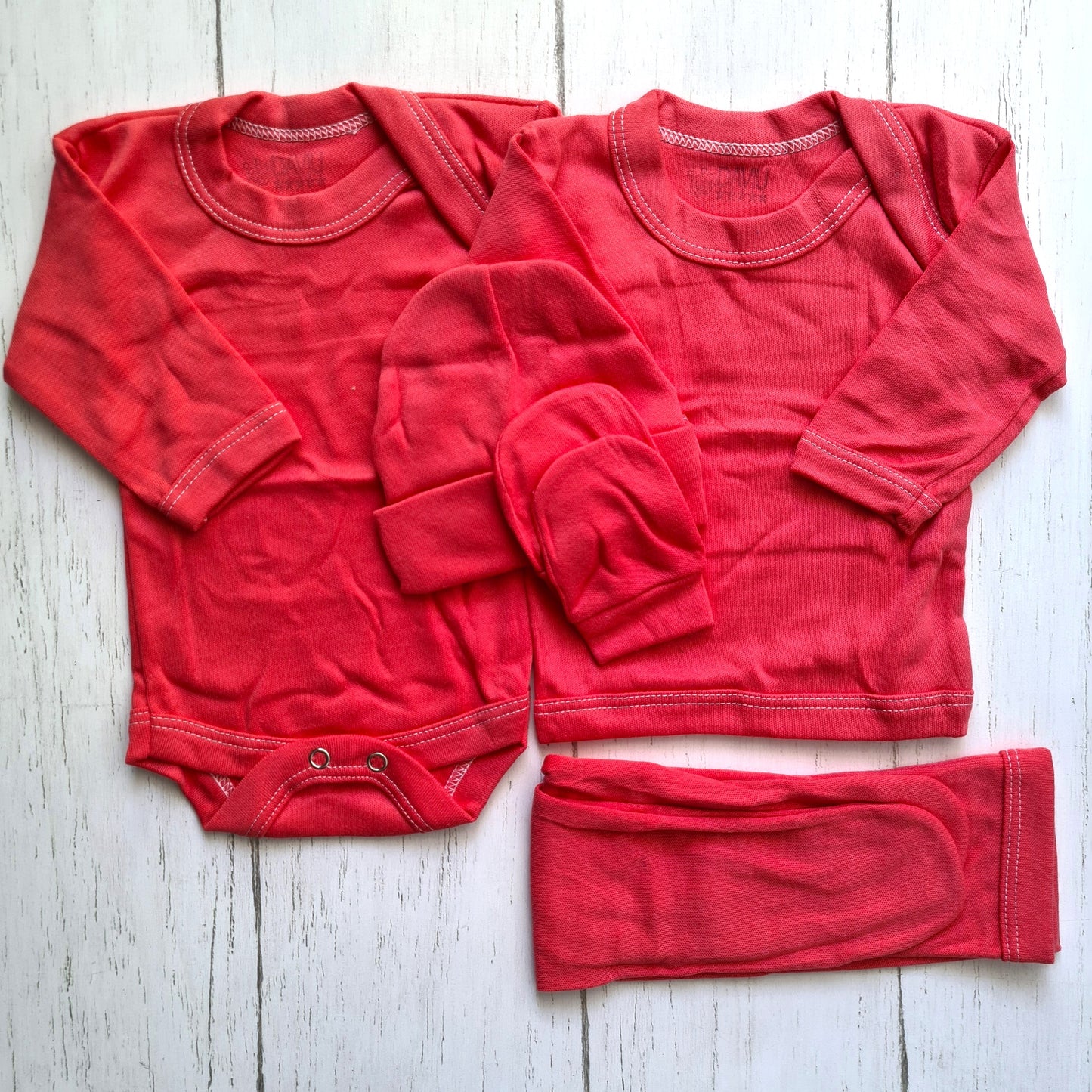 Set ajuar de 5 piezas 100% algodón para bebé - color coral