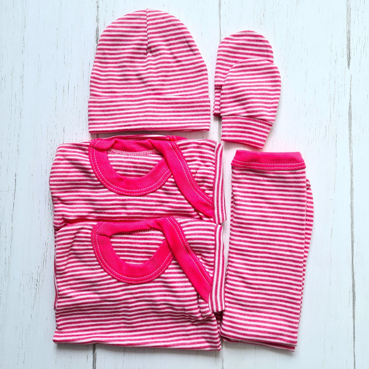 Set ajuar de 5 piezas 100% algodón para bebé - modelito rayado rosa