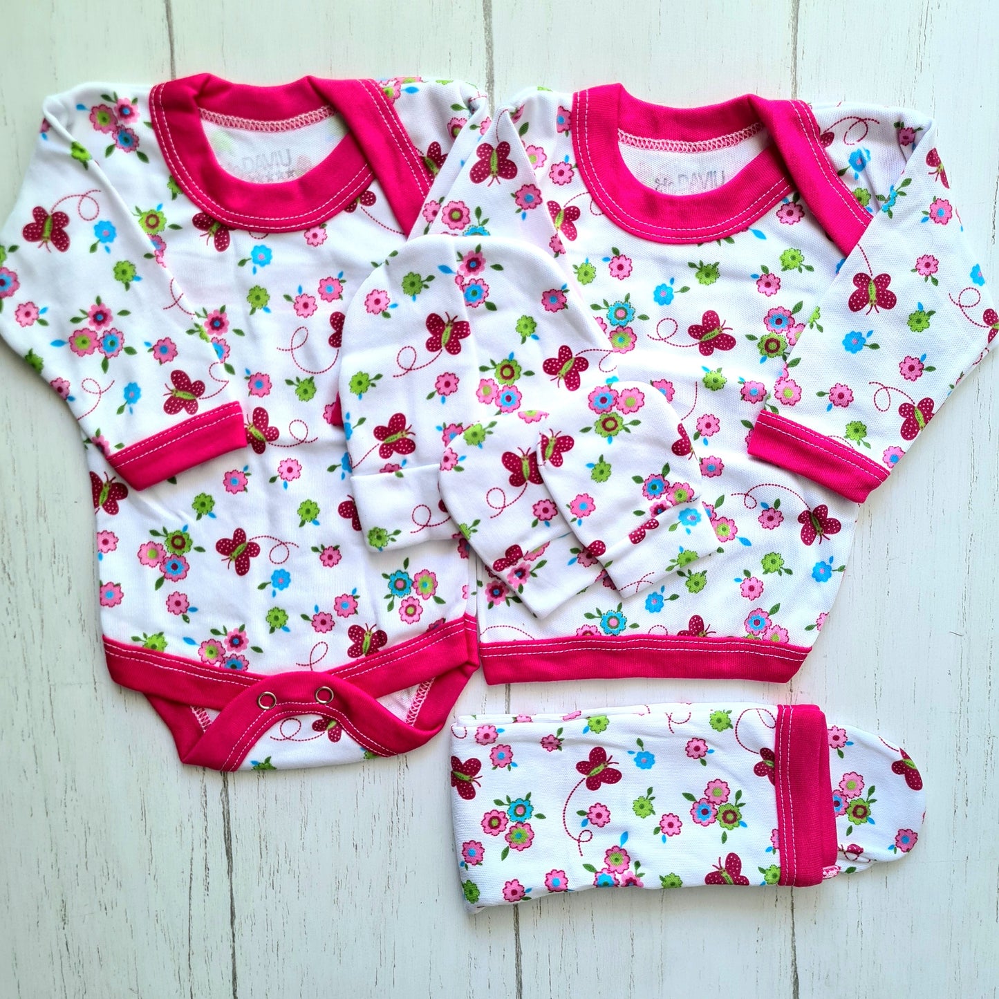 Set ajuar de 5 piezas 100% algodón para bebé - diseño floreado