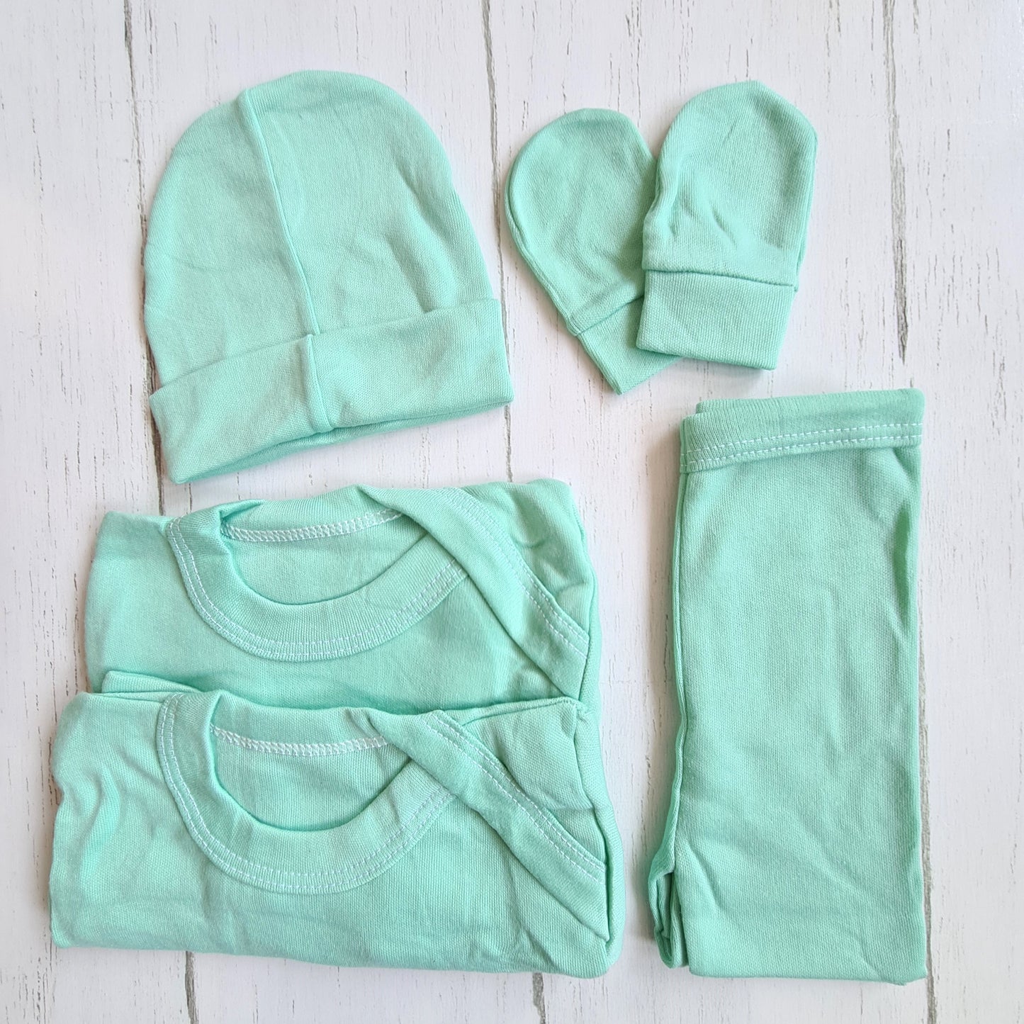 Set ajuar de 5 piezas 100% algodón para bebé - unicolor verde